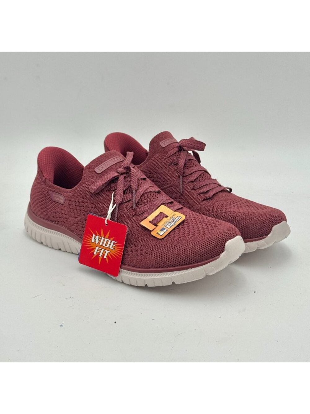 NWT Skechers Hands Free Slip Ins Virtue Divinity Sneakers Womens 7 Wide Burgundy